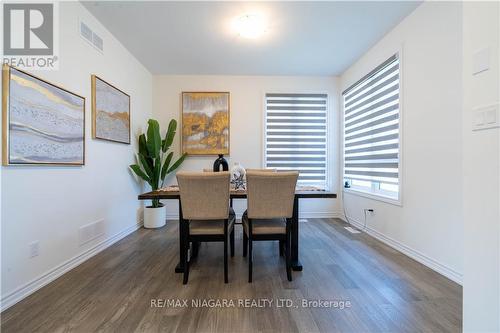 8064 Citation Road, Niagara Falls, ON - Indoor Photo Showing Dining Room