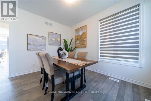 8064 Citation Road, Niagara Falls, ON - Indoor Photo Showing Dining Room