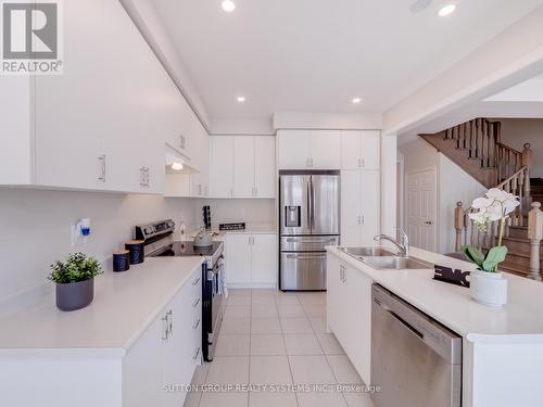 64 Hager Creek Terrace, Hamilton (Waterdown), ON - Indoor Photo Showing Kitchen With Double Sink With Upgraded Kitchen