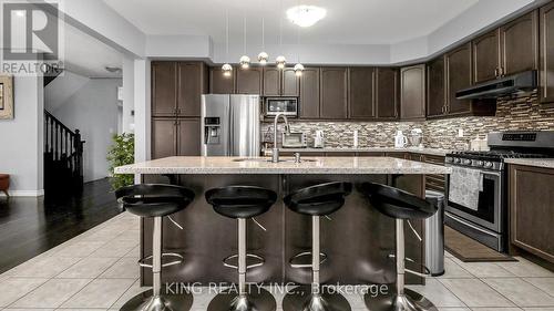 9 Monkton Circle, Brampton, ON - Indoor Photo Showing Kitchen With Upgraded Kitchen