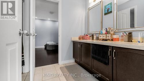 9 Monkton Circle, Brampton, ON - Indoor Photo Showing Bathroom