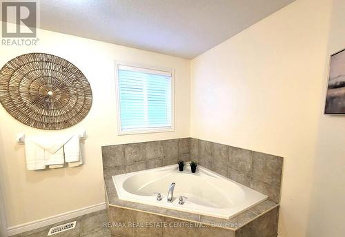 160 Brenneman Drive, Wilmot, ON - Indoor Photo Showing Bathroom