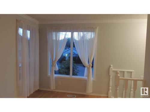 11839 54 St Nw, Edmonton, AB - Indoor Photo Showing Other Room