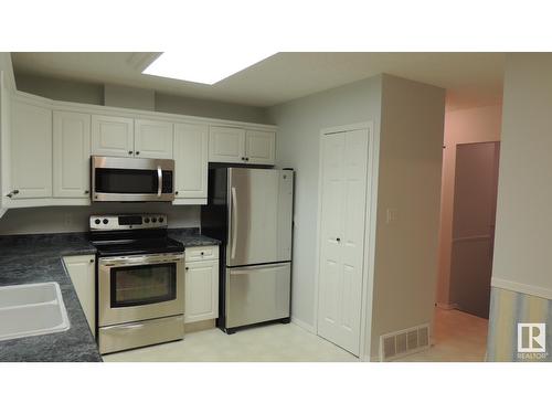 11839 54 St Nw, Edmonton, AB - Indoor Photo Showing Kitchen