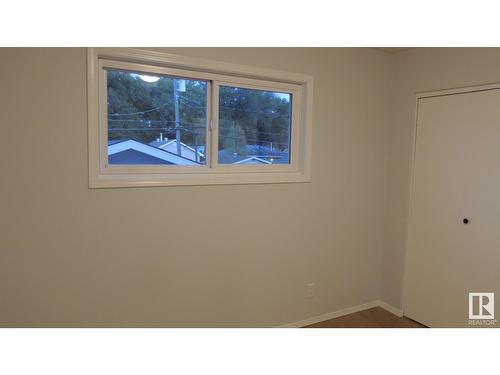 11839 54 St Nw, Edmonton, AB - Indoor Photo Showing Other Room