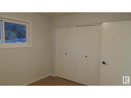 11839 54 St Nw, Edmonton, AB - Indoor Photo Showing Other Room