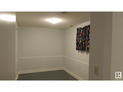 11839 54 St Nw, Edmonton, AB - Indoor Photo Showing Other Room