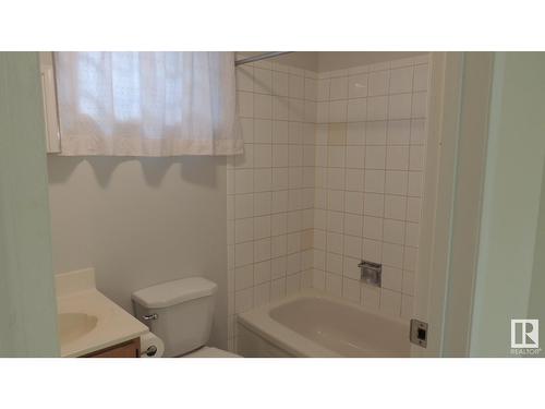 11839 54 St Nw, Edmonton, AB - Indoor Photo Showing Bathroom