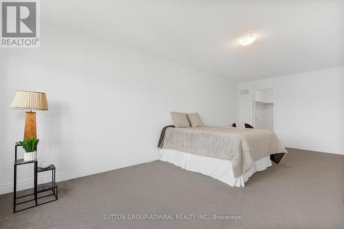 22 Autumn Drive, Wasaga Beach, ON - Indoor Photo Showing Bedroom