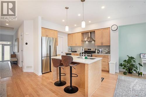 811 Clapham Terrace, Ottawa, ON - Indoor Photo Showing Kitchen With Stainless Steel Kitchen With Upgraded Kitchen