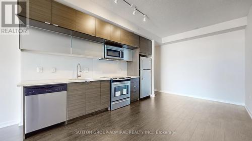 701 - 62 Forest Manor Road, Toronto, ON - Indoor Photo Showing Kitchen