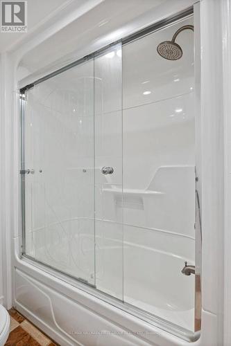 1230 Oakhill Avenue, Oshawa, ON - Indoor Photo Showing Bathroom