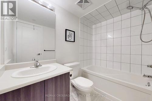 6 - 100 Alex Gardner Circle, Aurora, ON - Indoor Photo Showing Bathroom