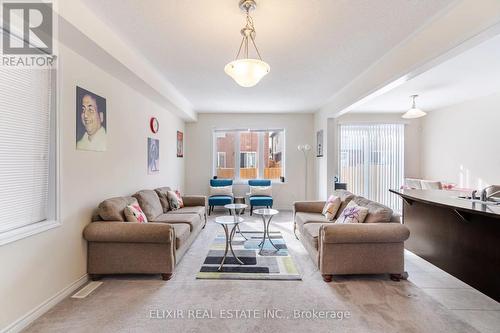 532 Edenbrook Hill Drive, Brampton, ON - Indoor Photo Showing Living Room