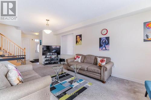 532 Edenbrook Hill Drive, Brampton, ON - Indoor Photo Showing Living Room