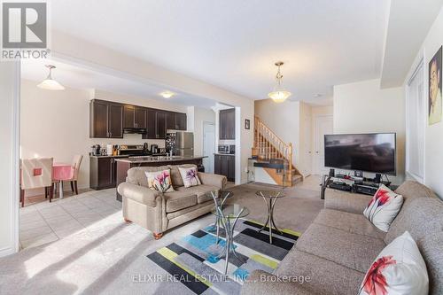 532 Edenbrook Hill Drive, Brampton, ON - Indoor Photo Showing Living Room