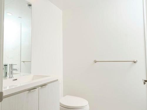 4315-55 Cooper St, Toronto, ON - Indoor Photo Showing Bathroom