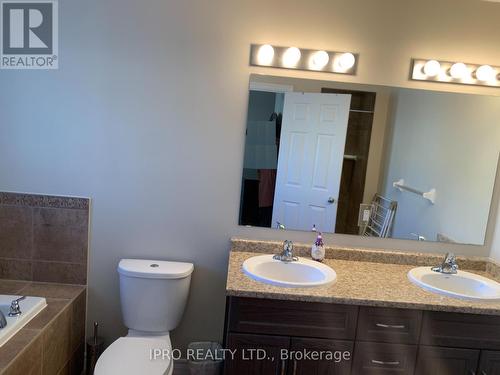 79 Oakes Crescent, Guelph, ON - Indoor Photo Showing Bathroom