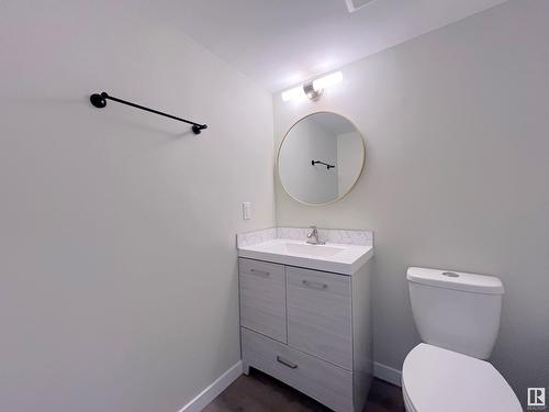 99 Wahstao Cr Nw, Edmonton, AB - Indoor Photo Showing Bathroom