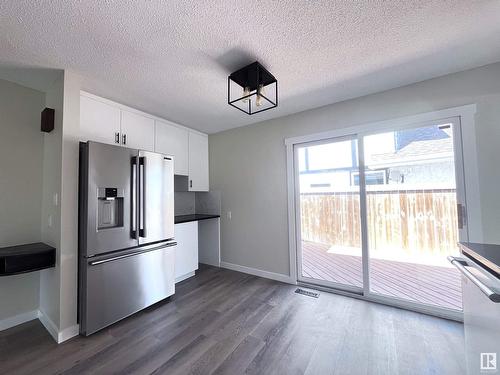 99 Wahstao Cr Nw, Edmonton, AB - Indoor Photo Showing Kitchen