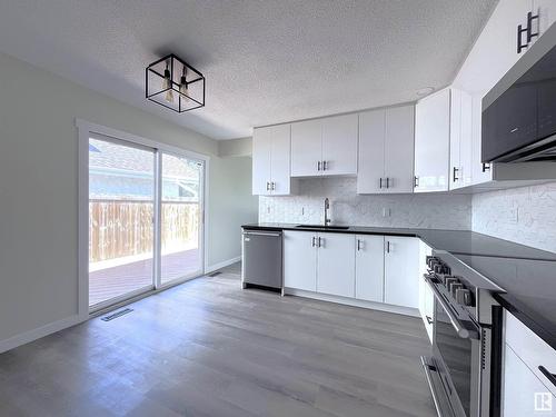 99 Wahstao Cr Nw, Edmonton, AB - Indoor Photo Showing Kitchen