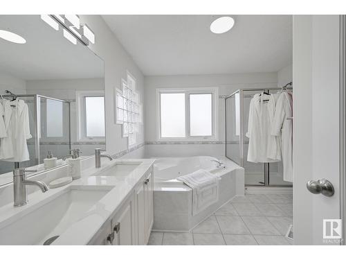 8616 159A Av Nw, Edmonton, AB - Indoor Photo Showing Bathroom