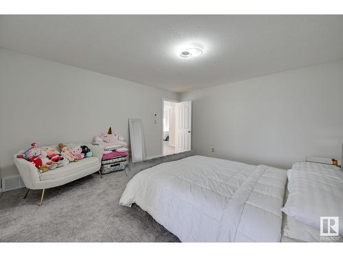 8616 159A Av Nw, Edmonton, AB - Indoor Photo Showing Bedroom