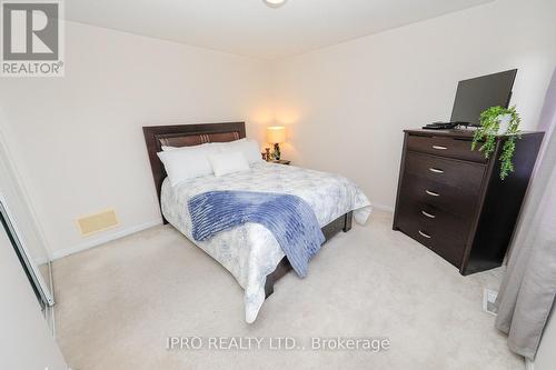 74 Aylesbury Drive, Brampton, ON - Indoor Photo Showing Bedroom