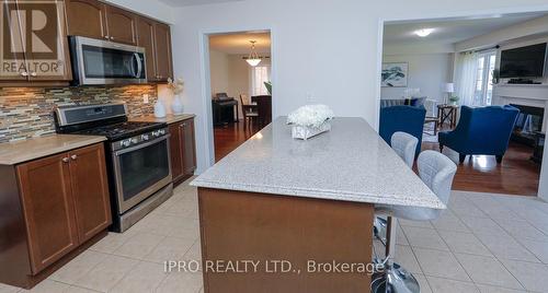 74 Aylesbury Drive, Brampton, ON - Indoor Photo Showing Kitchen