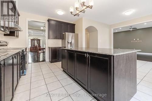 8 Overglen Court, Brampton, ON - Indoor Photo Showing Kitchen With Upgraded Kitchen