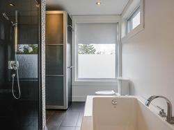 Ensuite bathroom - 