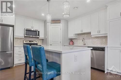 2 - 345 Tribeca Street, Ottawa, ON - Indoor Photo Showing Kitchen With Upgraded Kitchen