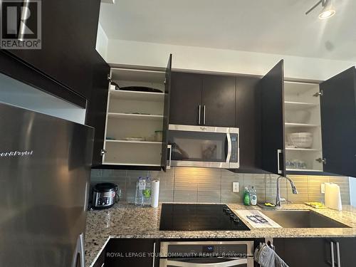 515B - 9600 Yonge Street, Richmond Hill, ON - Indoor Photo Showing Kitchen