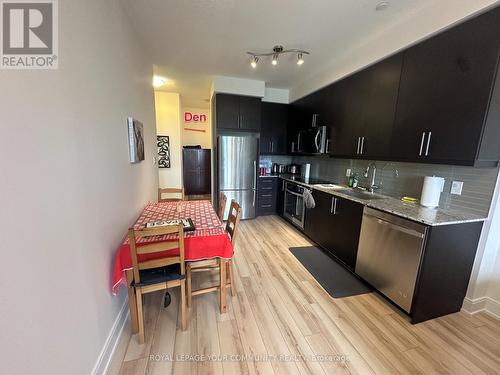 515B - 9600 Yonge Street, Richmond Hill, ON - Indoor Photo Showing Kitchen