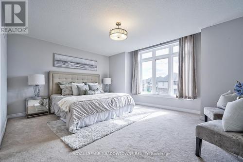 17 Pinot Crescent, Hamilton, ON - Indoor Photo Showing Bedroom