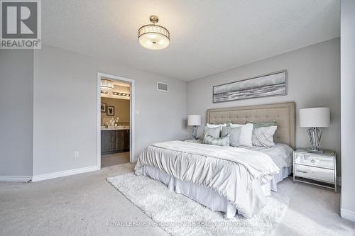 17 Pinot Crescent, Hamilton, ON - Indoor Photo Showing Bedroom