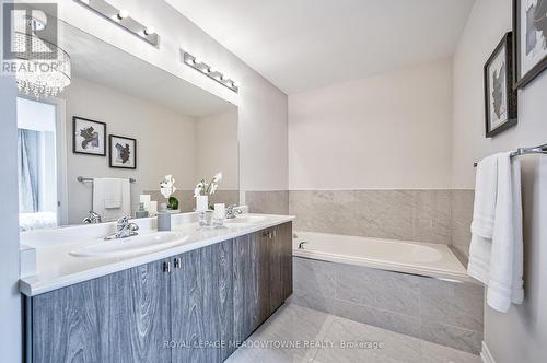 17 Pinot Crescent, Hamilton, ON - Indoor Photo Showing Bathroom