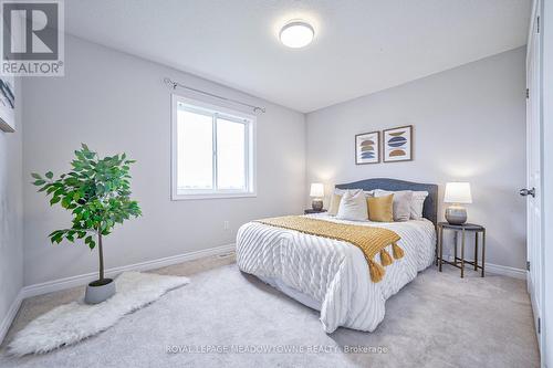 17 Pinot Crescent, Hamilton, ON - Indoor Photo Showing Bedroom