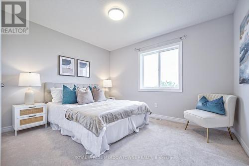 17 Pinot Crescent, Hamilton, ON - Indoor Photo Showing Bedroom