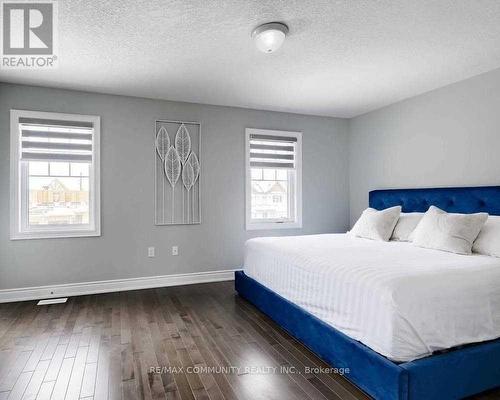 162 Walker Boulevard, New Tecumseth, ON - Indoor Photo Showing Bedroom