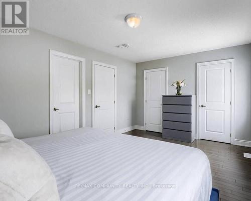 162 Walker Boulevard, New Tecumseth, ON - Indoor Photo Showing Bedroom