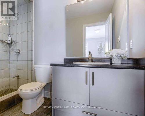 162 Walker Boulevard, New Tecumseth, ON - Indoor Photo Showing Bathroom