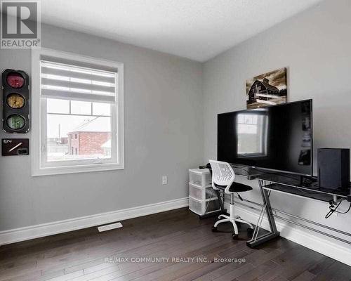 162 Walker Boulevard, New Tecumseth, ON - Indoor Photo Showing Other Room