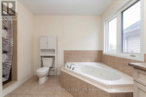 70 Steele Street, New Tecumseth, ON - Indoor Photo Showing Bathroom