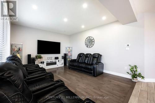 28 Sparrow Crescent, East Luther Grand Valley, ON - Indoor Photo Showing Living Room