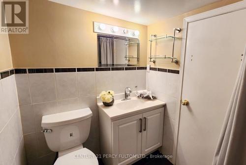 869 Scarborough Golf Club Road, Toronto, ON - Indoor Photo Showing Bathroom