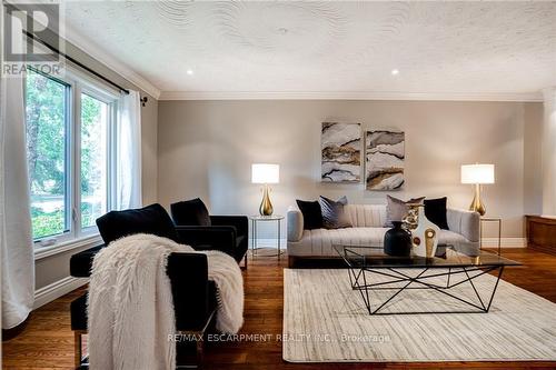 2313 Homer Drive, Burlington, ON - Indoor Photo Showing Living Room