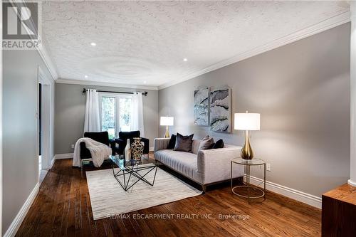 2313 Homer Drive, Burlington, ON - Indoor Photo Showing Living Room