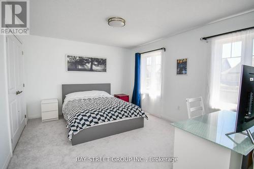 9 Copperhill Heights, Barrie, ON - Indoor Photo Showing Bedroom