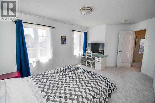 9 Copperhill Heights, Barrie, ON - Indoor Photo Showing Bedroom